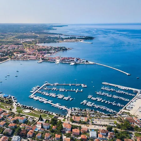 Tommy-1 By Interhome Kmeti