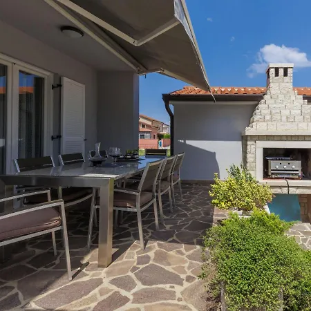 Tommy-1 By Interhome * Kmeti