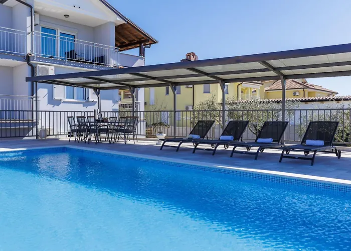 Tommy-1 By Interhome Kmeti