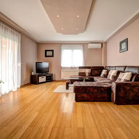 Tommy-1 By Interhome Apartament