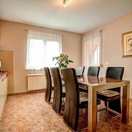 Tommy-1 By Interhome Apartament