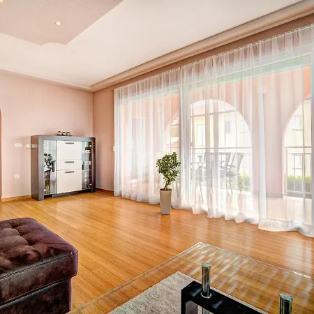 Tommy-1 By Interhome Apartament Kmeti