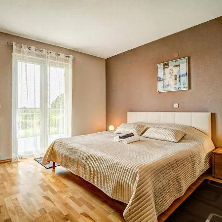 Tommy-1 By Interhome Apartament